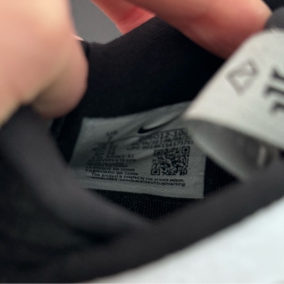 NIB Kyrie Low 5 'White Wolf Grey Black' - Picture 5 of 7